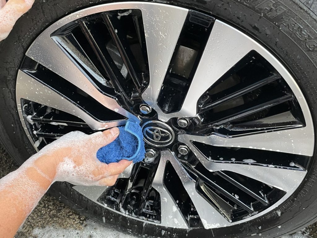 ホイールを洗う