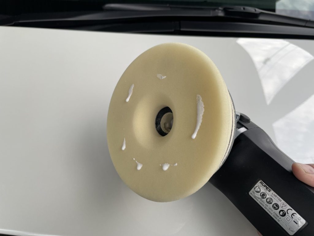 ポリッシャーで施工